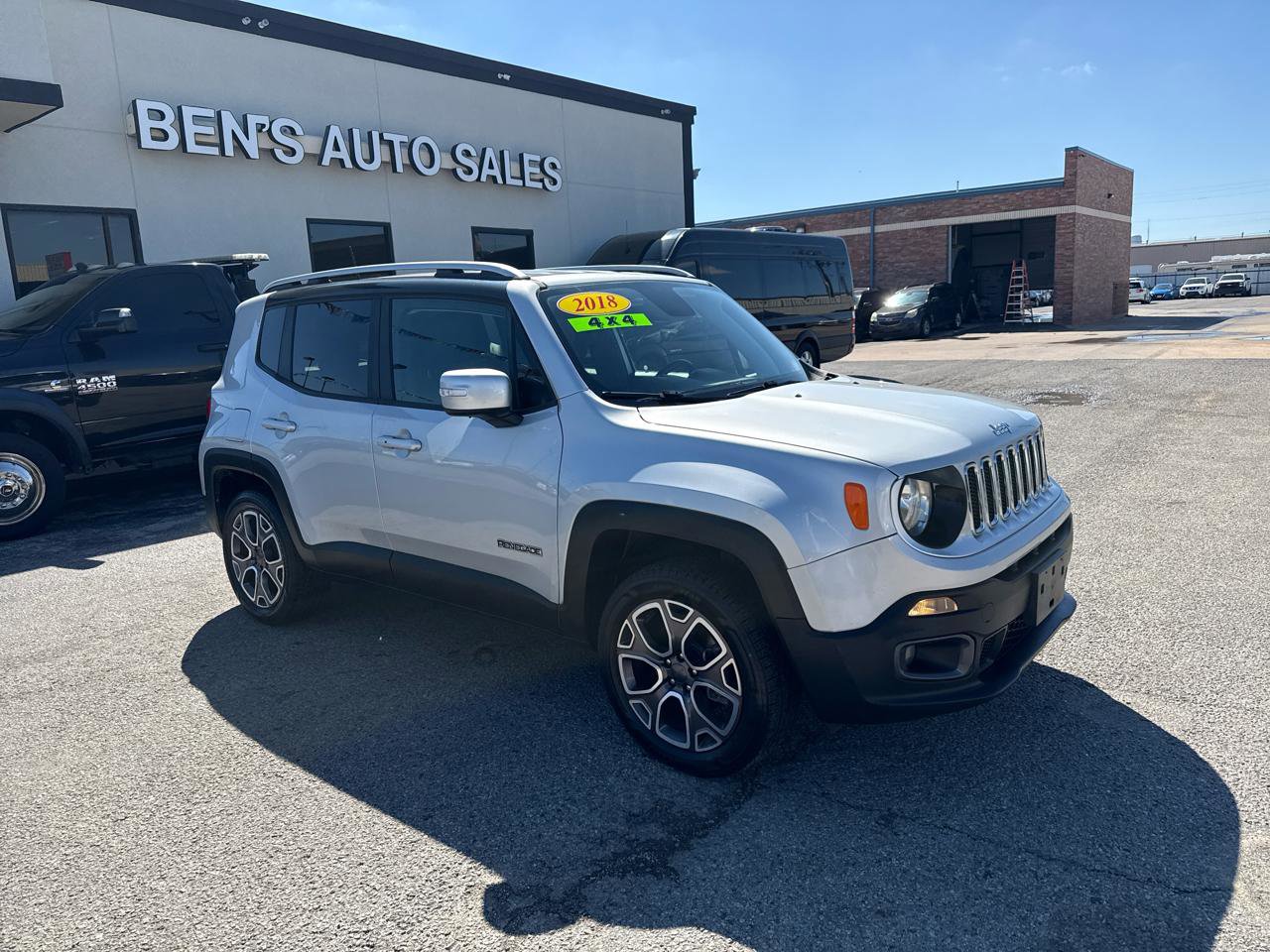 Used 2018 Jeep Renegade Limited w/ UConnect 8.4 Nav Group AWD/4WD image 4