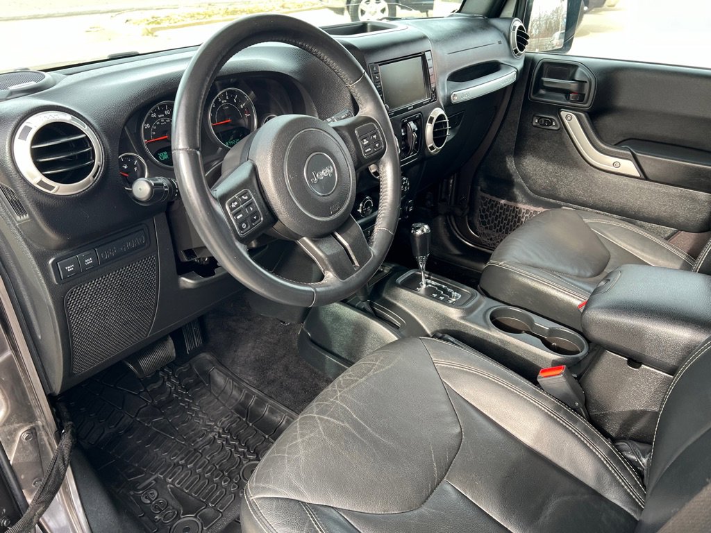 Used 2016 Jeep Wrangler Unlimited Rubicon w/ Connectivity Group image 21