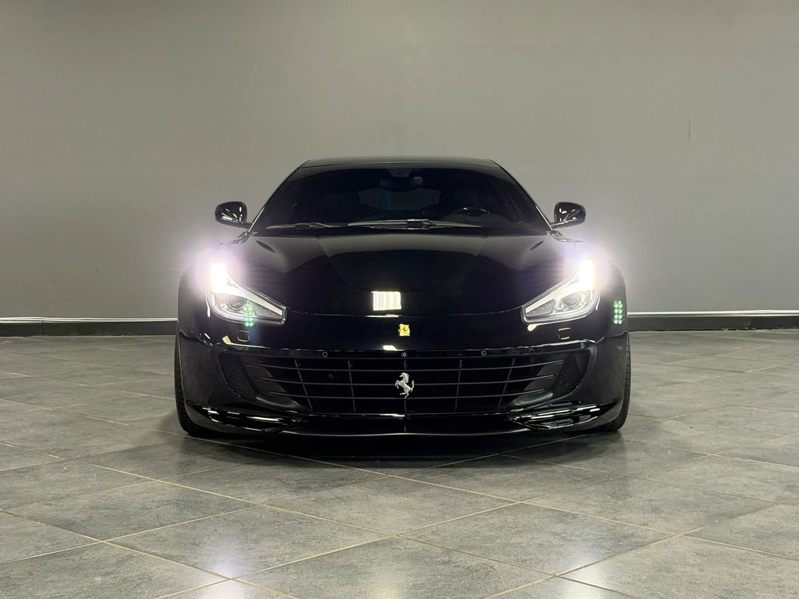 Used 2018 Ferrari GTC4Lusso AWD/4WD image 2