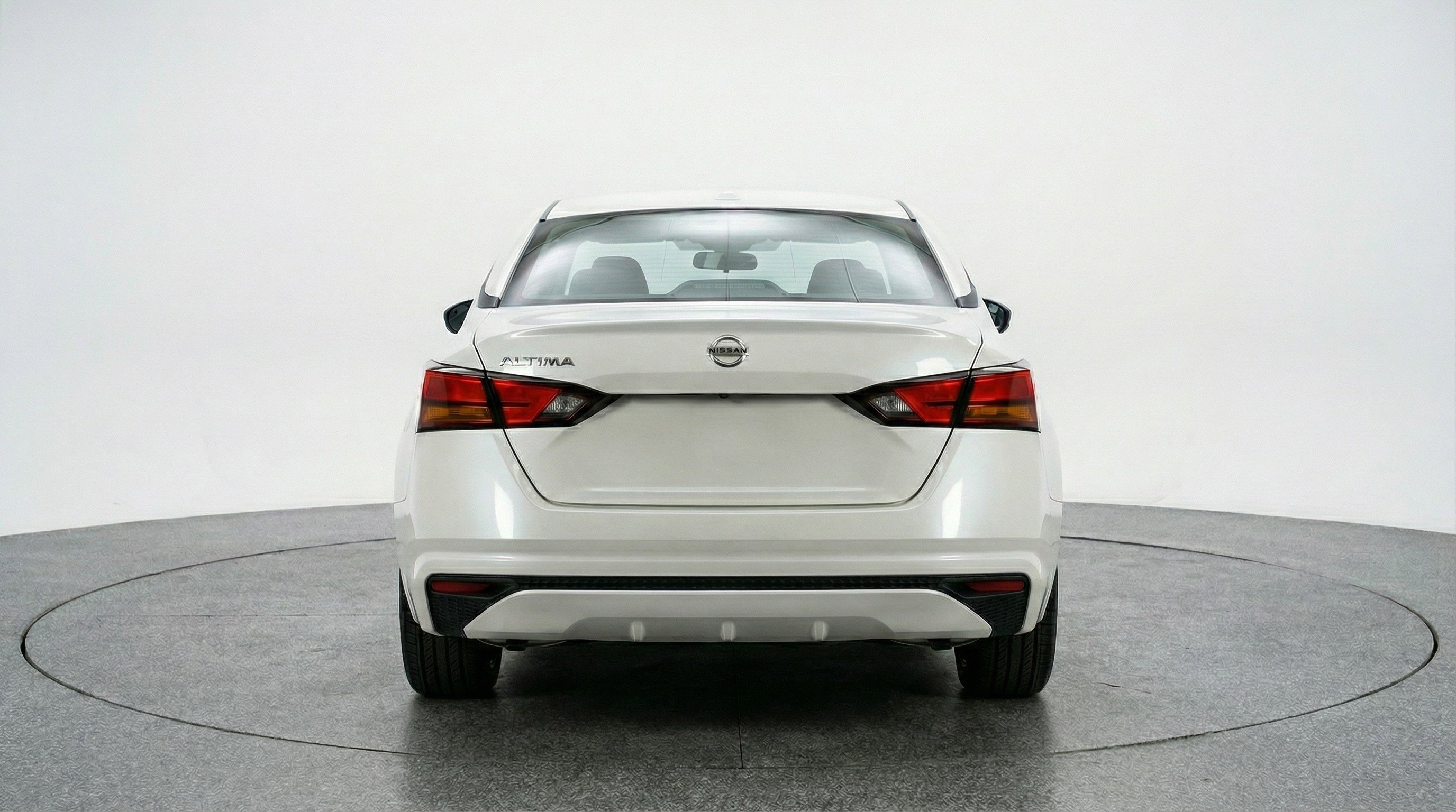 Used 2025 Nissan Altima 2.5 SV FWD image 7
