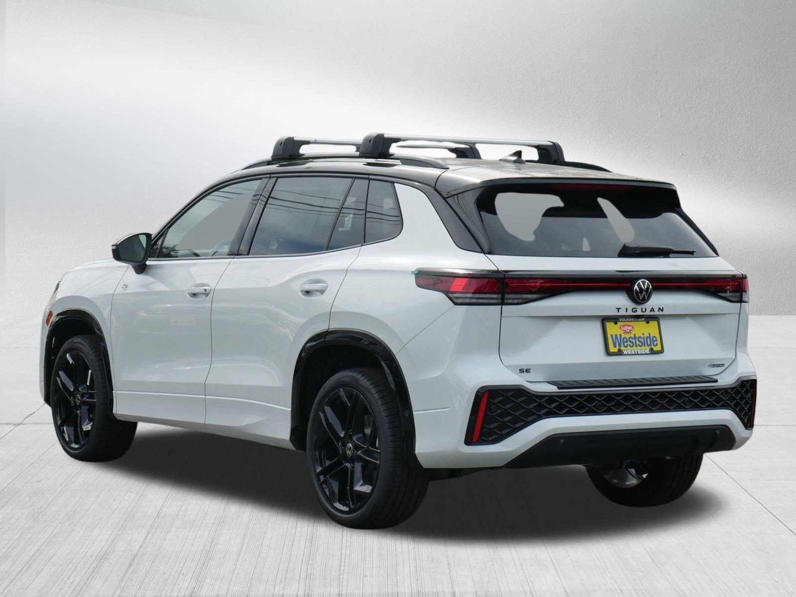 New 2025 Volkswagen Tiguan SE R-Line video 2