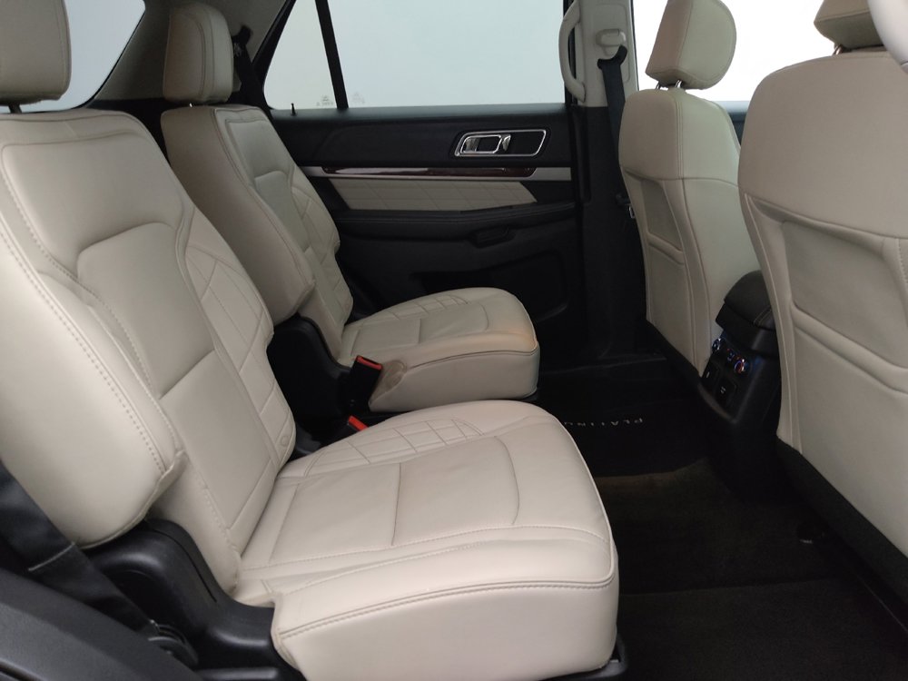 Used 2017 Ford Explorer Platinum image 19