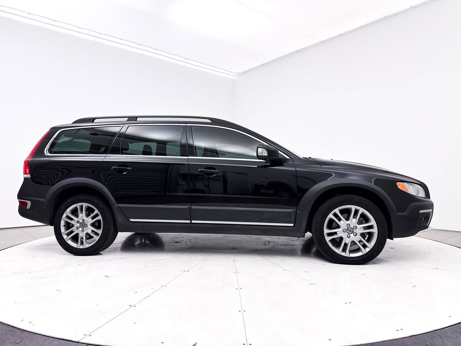 Used 2016 Volvo XC70 T5 Premier w/ Convenience Package image 31