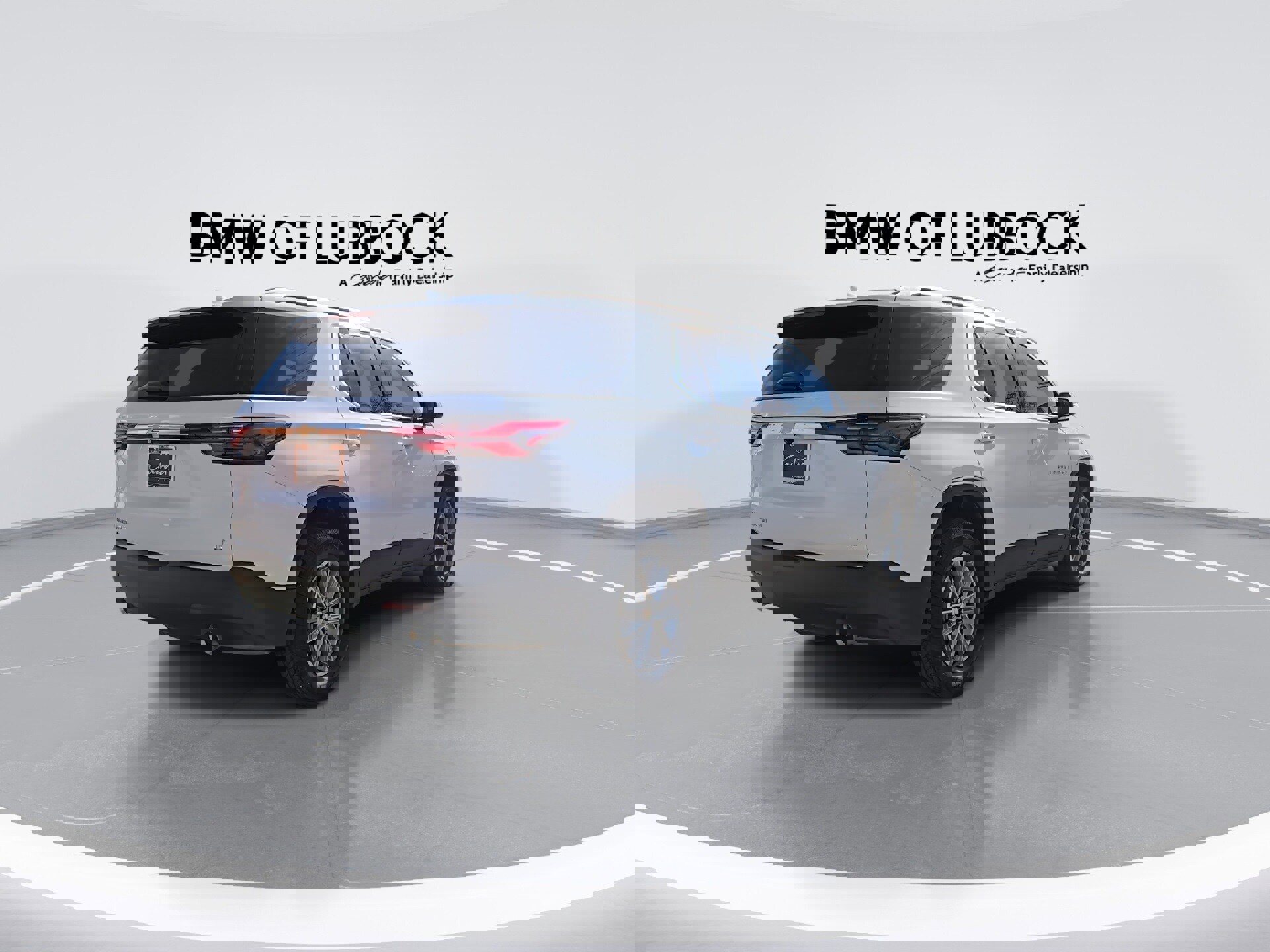 Used 2023 Chevrolet Traverse LT image 8