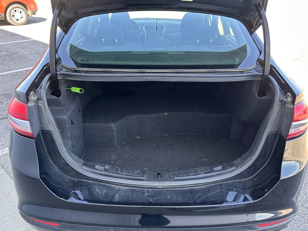 Used 2018 Ford Fusion SE image 16