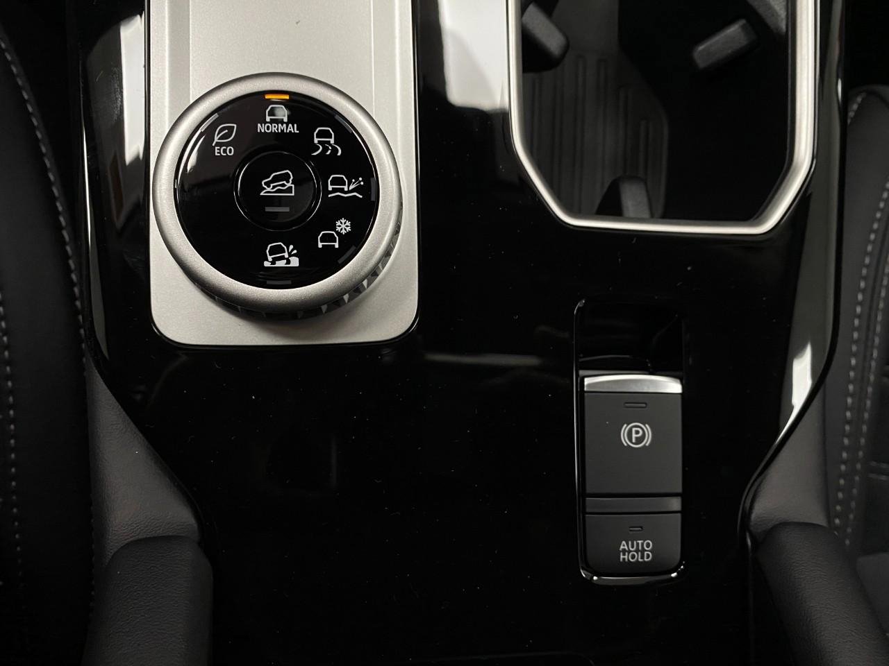 Used 2025 Mitsubishi Outlander SE image 29