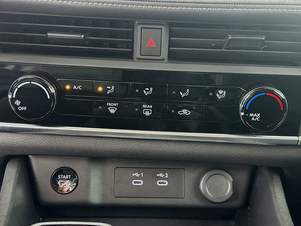 Used 2025 Nissan Rogue S image 15