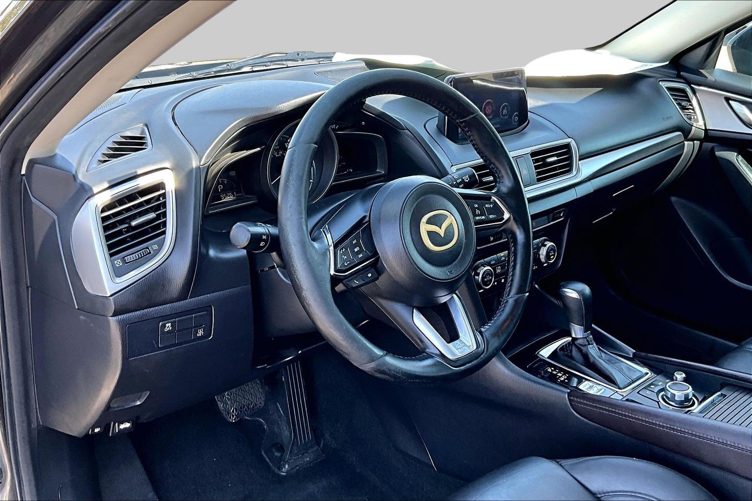 Used 2017 MAZDA MAZDA3 Touring FWD image 12