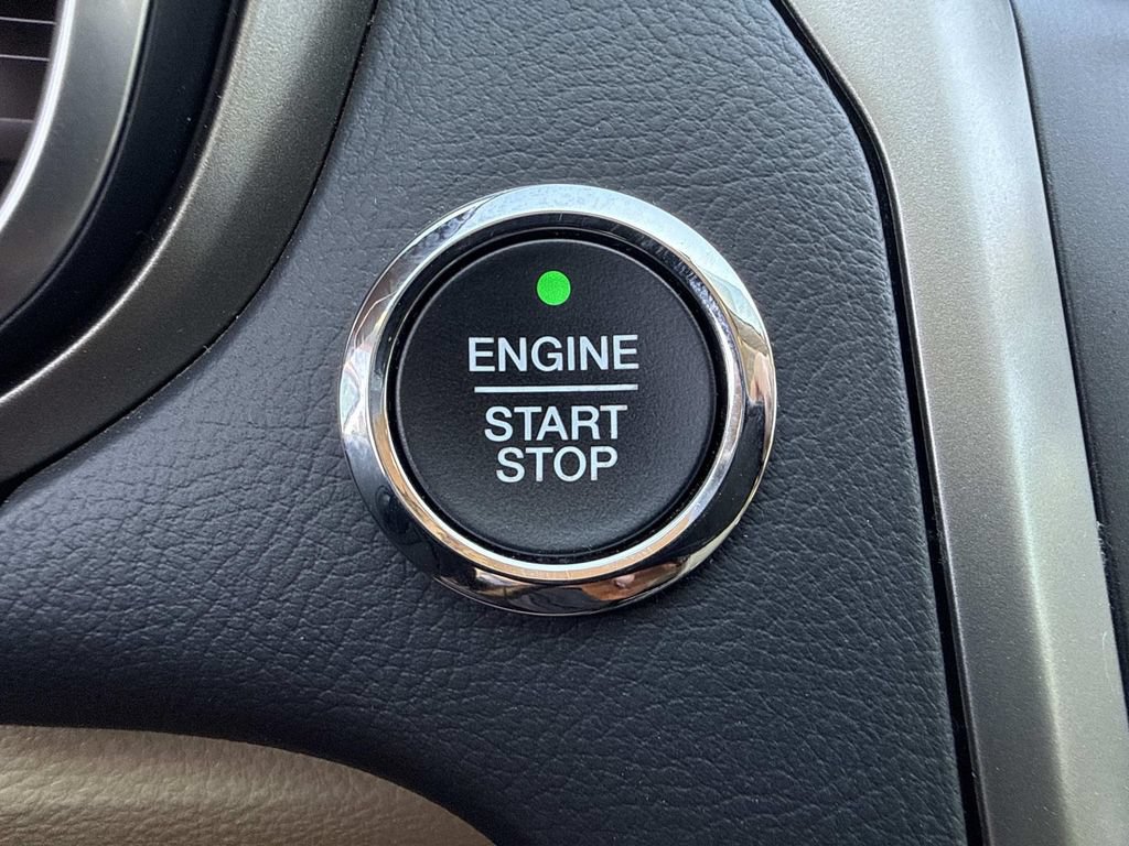 Used 2015 Ford Fusion SE w/ Equipment Group 202A FWD image 28