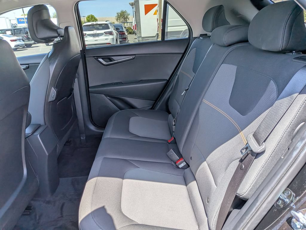 Used 2025 Kia Niro LX FWD image 27