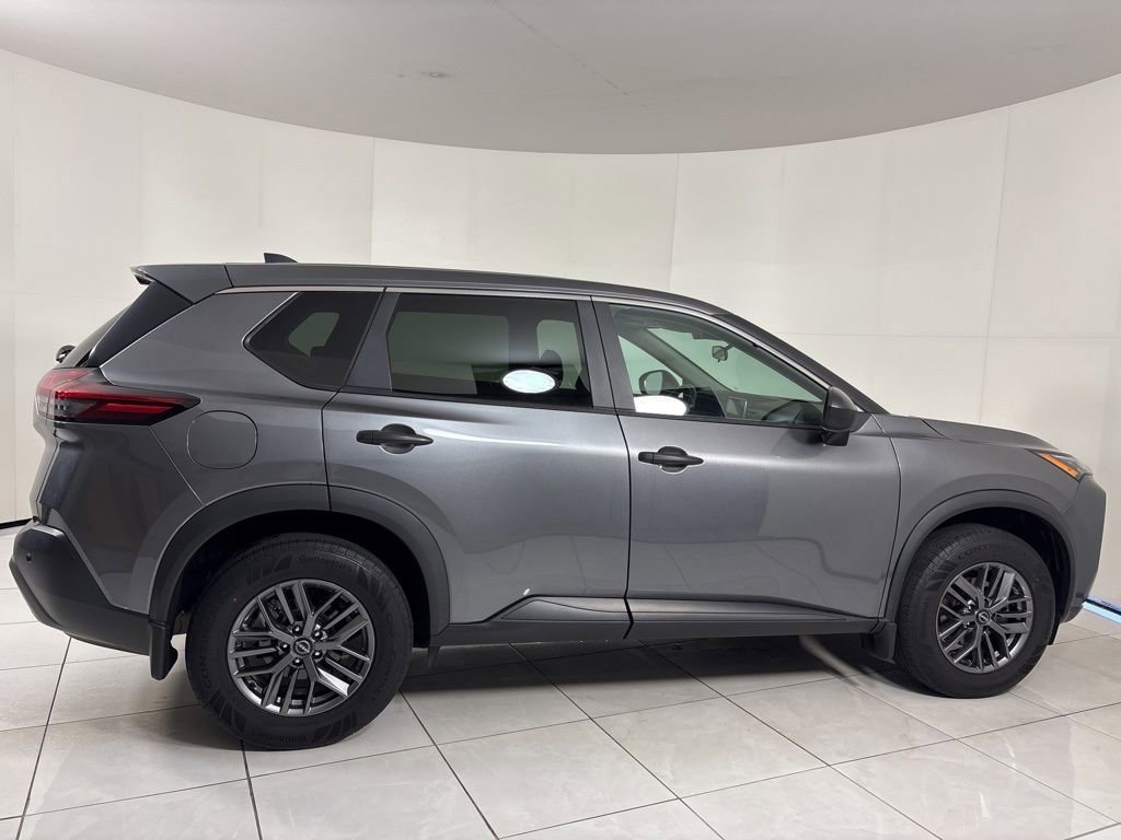 Used 2023 Nissan Rogue S image 6