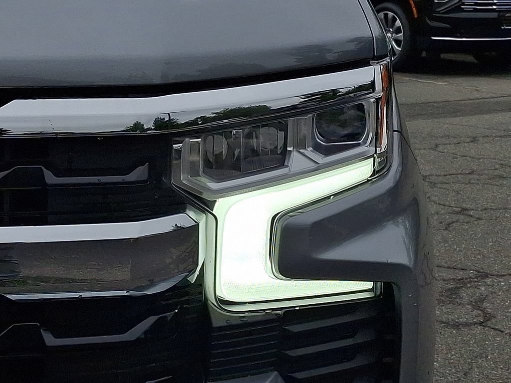 Used 2024 Chevrolet Silverado 1500 LT AWD/4WD image 9