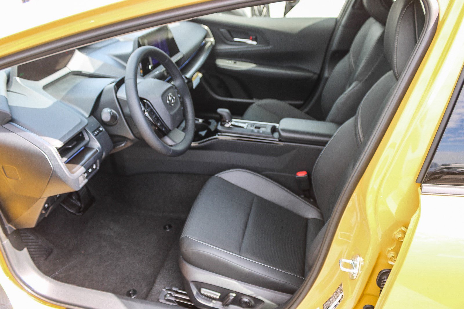New 2026 Toyota Prius Plug-In Hybrid FWD image 20
