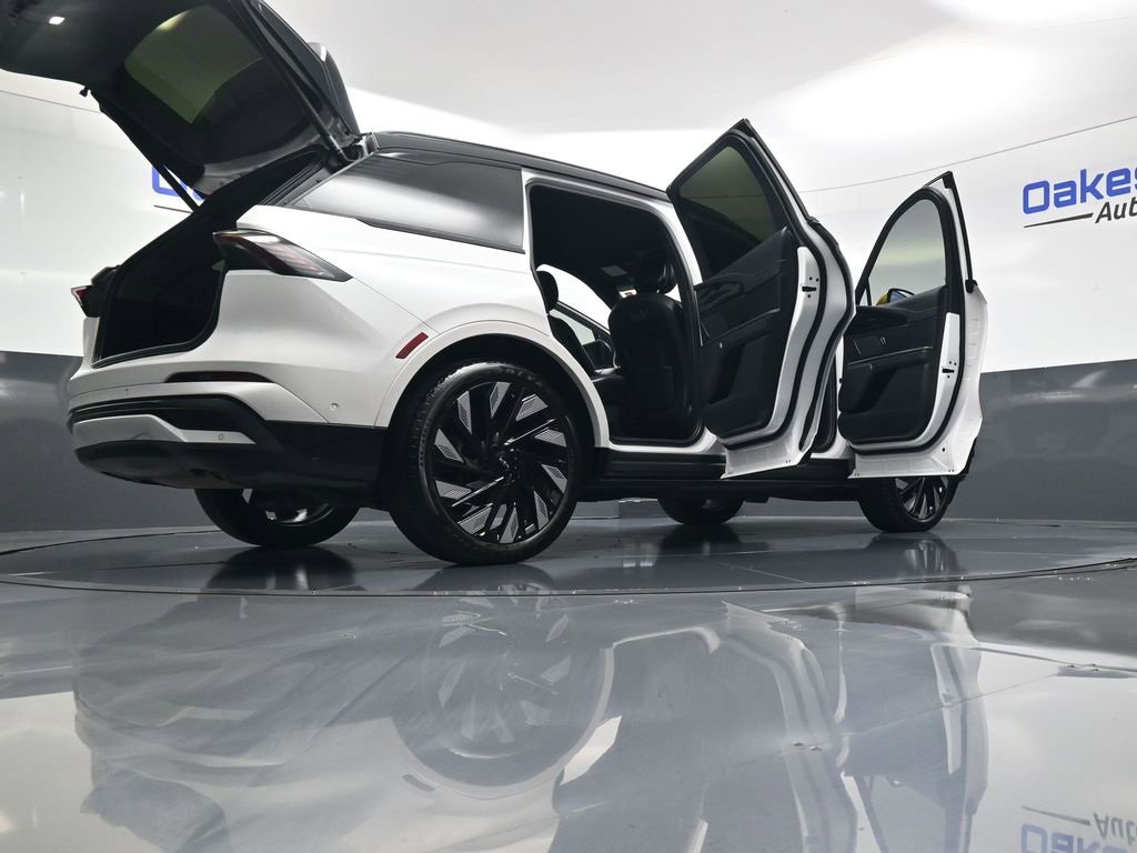 Used 2024 Lincoln Nautilus Reserve w/ Jet Appearance Package (87T) image 63