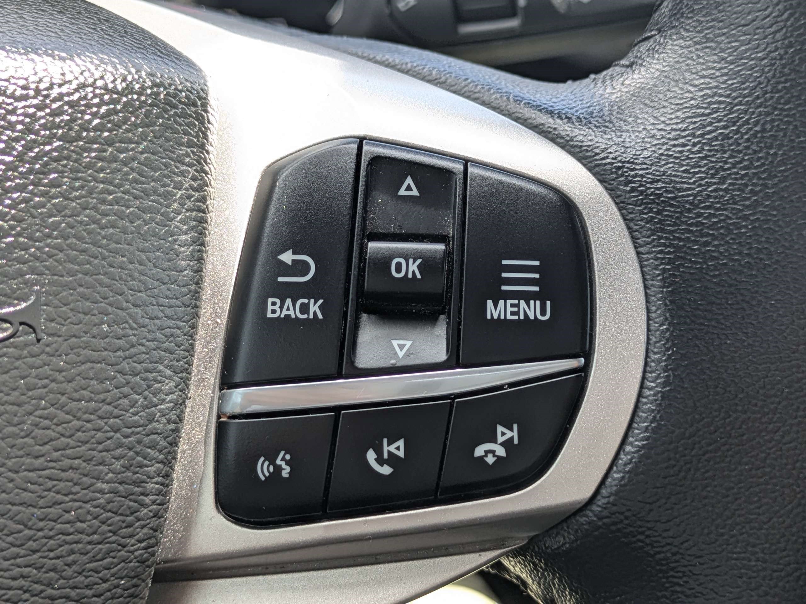 Used 2023 Ford Explorer XLT w/ Equipment Group 202A RWD image 25