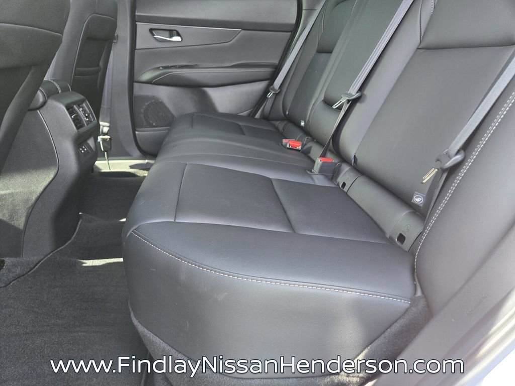 Used 2025 Nissan Murano SV image 11