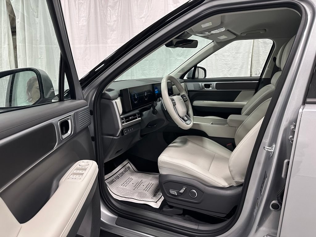 Used 2026 Hyundai Santa Fe SEL AWD/4WD image 10