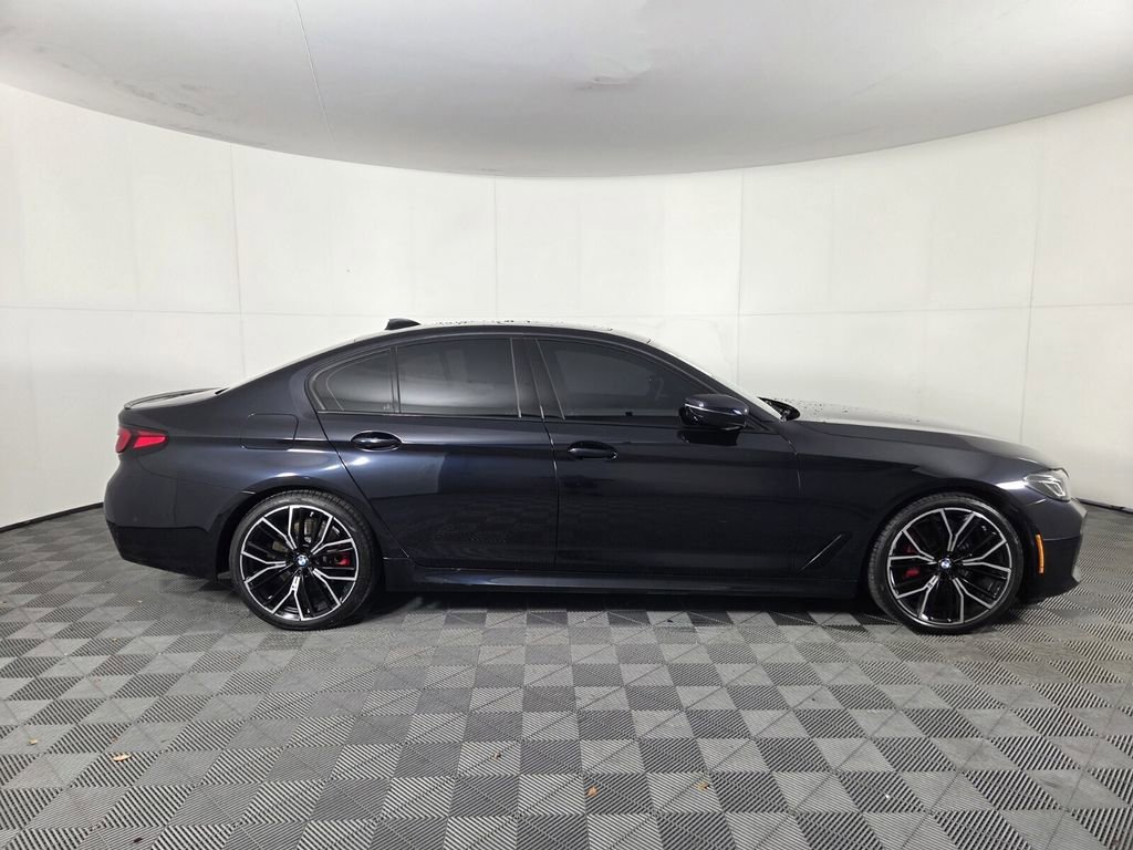 Used 2023 BMW 530i w/ M Sport Package image 5