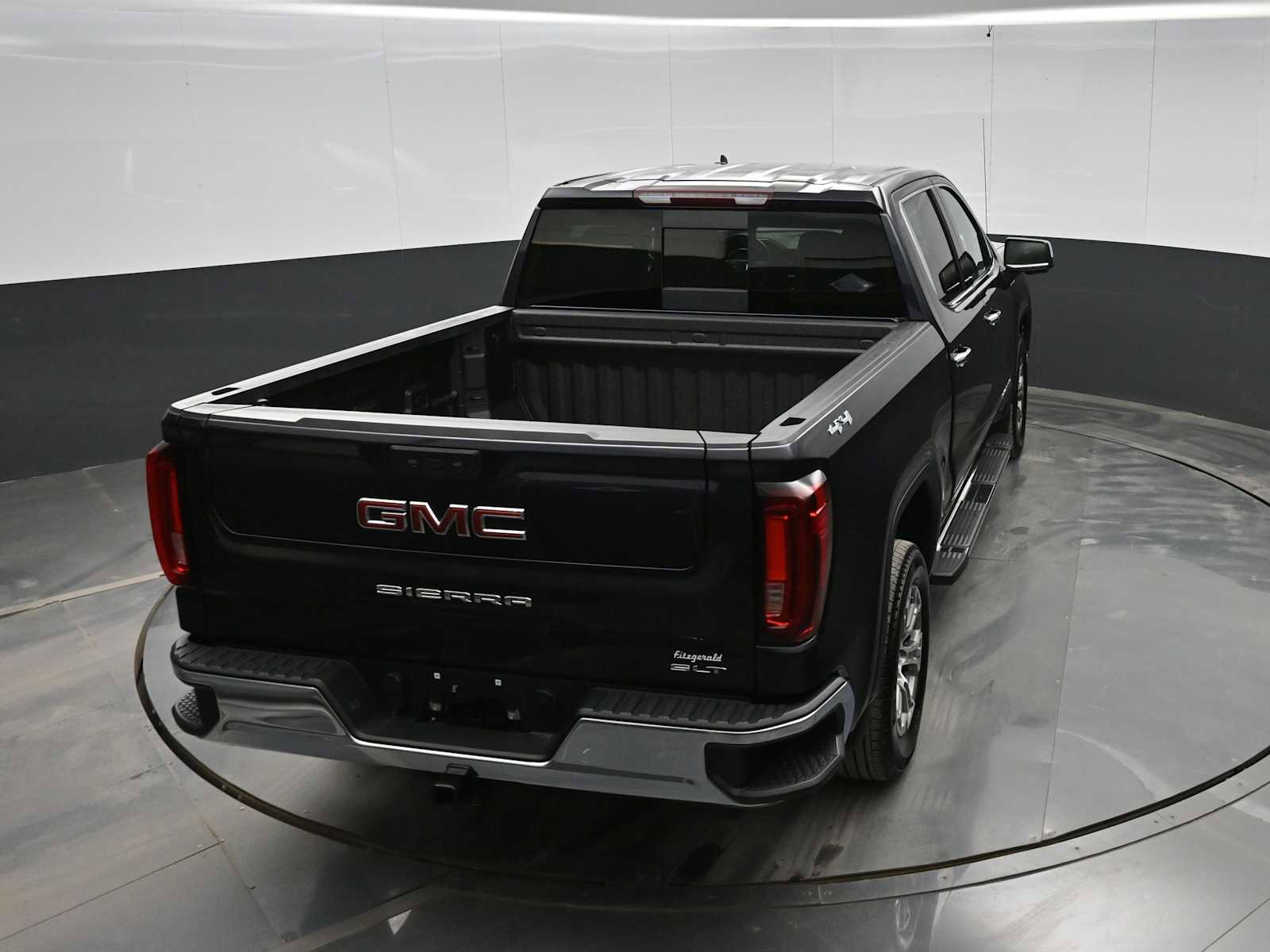 Used 2022 GMC Sierra 1500 SLT w/ SLT Convenience Package image 28
