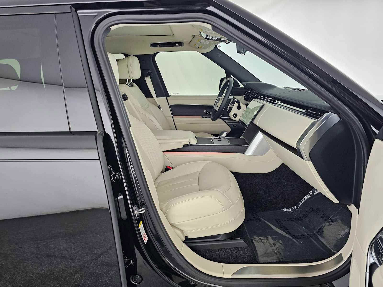 Used 2024 Land Rover Range Rover Long Wheelbase SE image 10