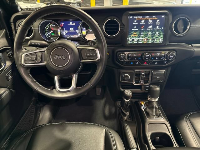 Used 2022 Jeep Wrangler Unlimited Sahara w/ Cold Weather Group AWD/4WD image 25
