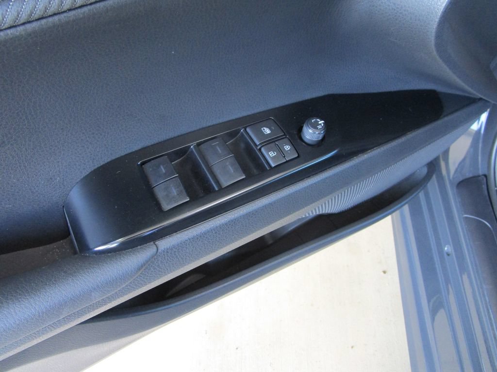 Used 2025 Toyota Camry SE FWD image 24