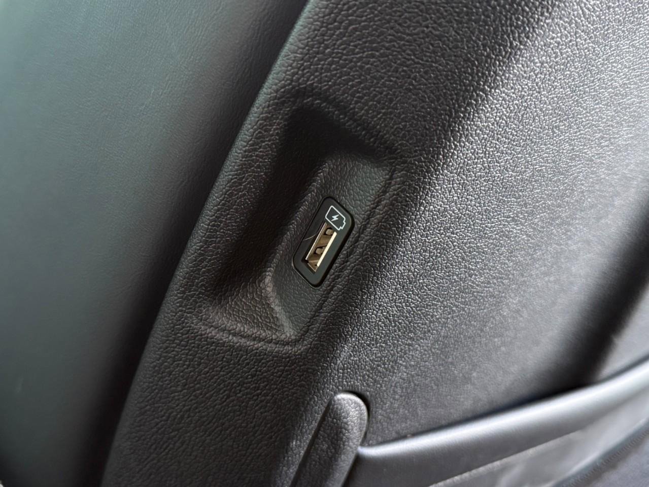 Used 2024 Kia Sorento EX image 32