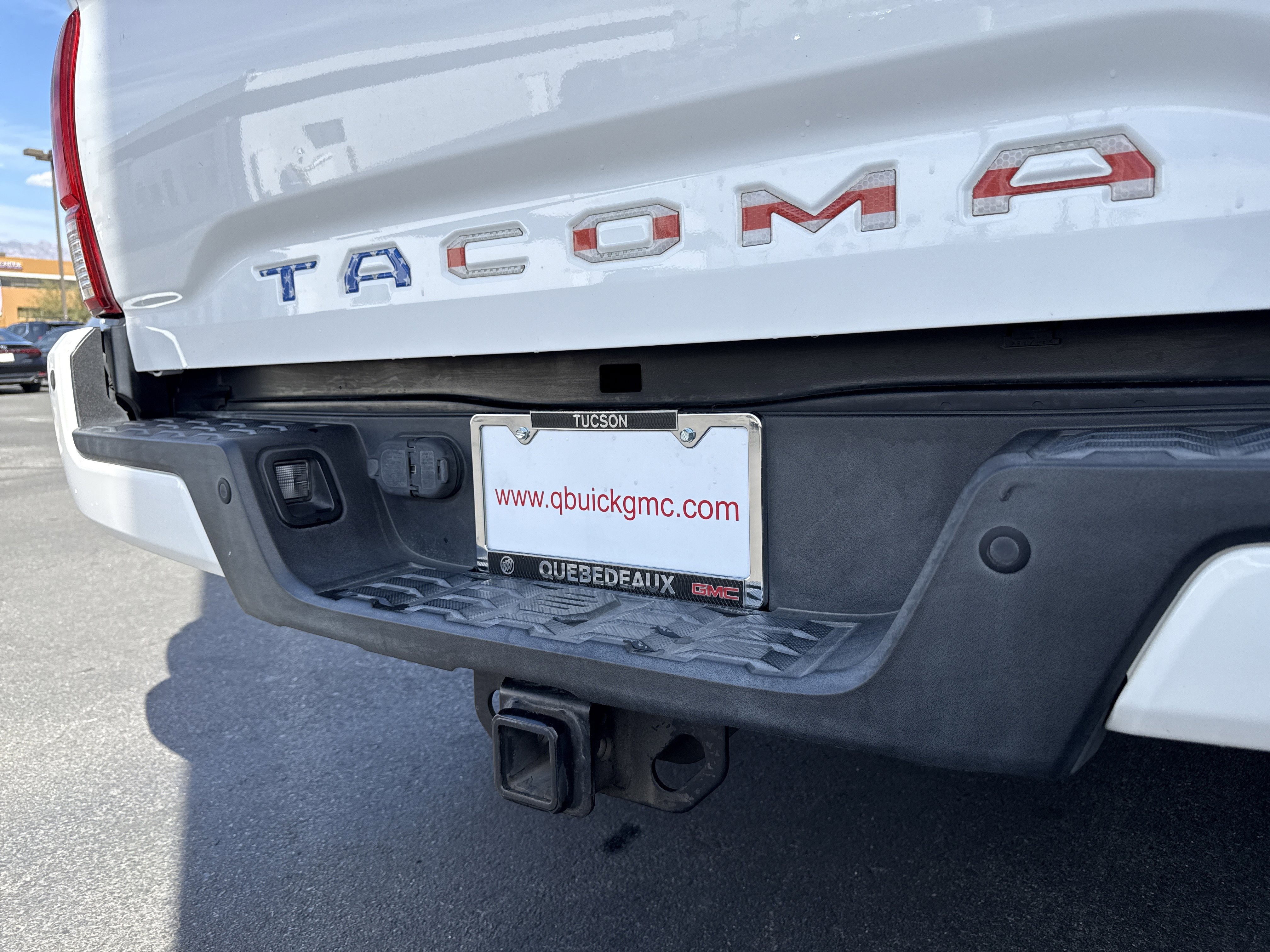 Used 2017 Toyota Tacoma TRD Sport w/ Premium & Technology Package image 8