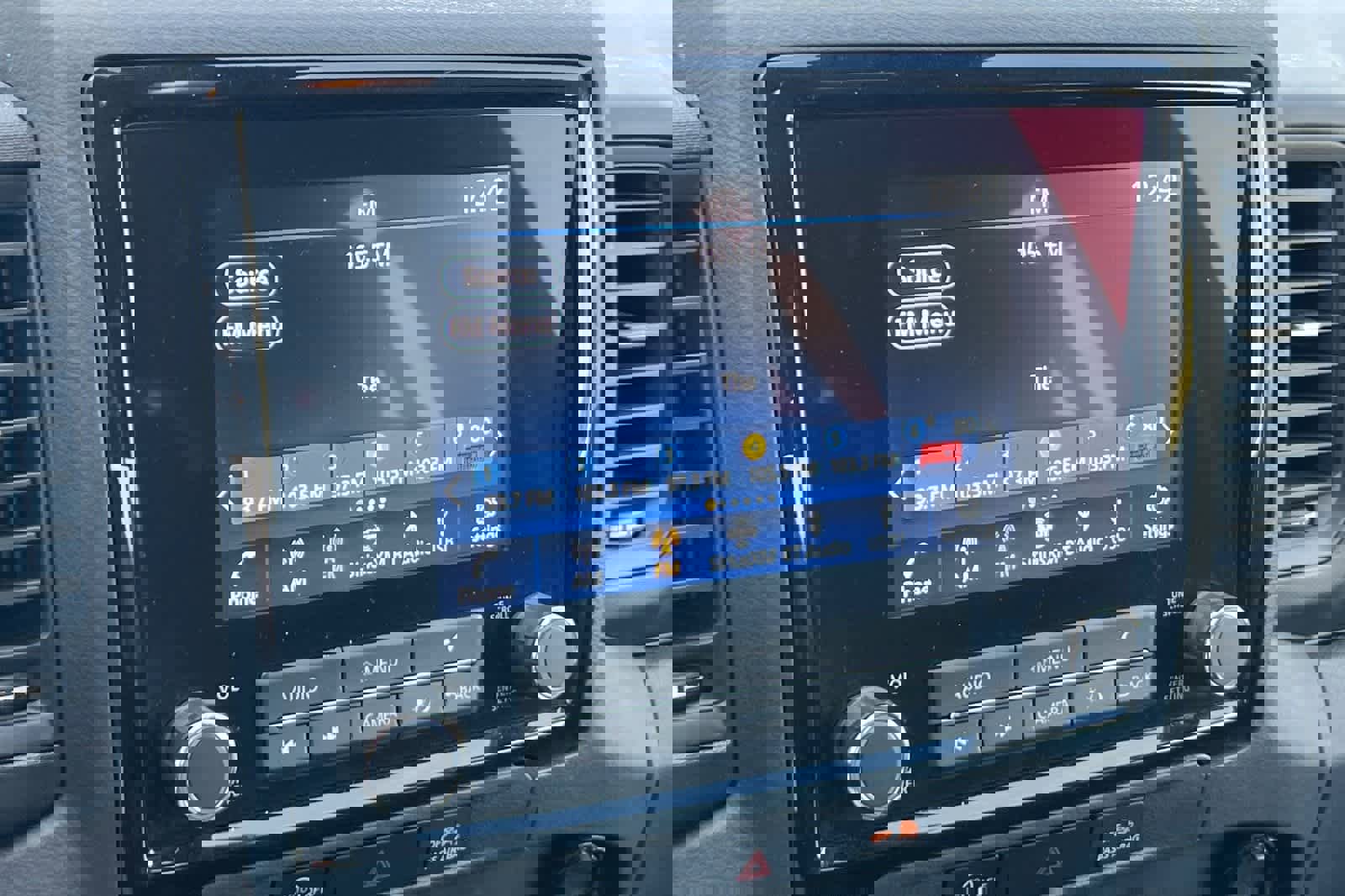 Certified 2023 Nissan Frontier S image 18