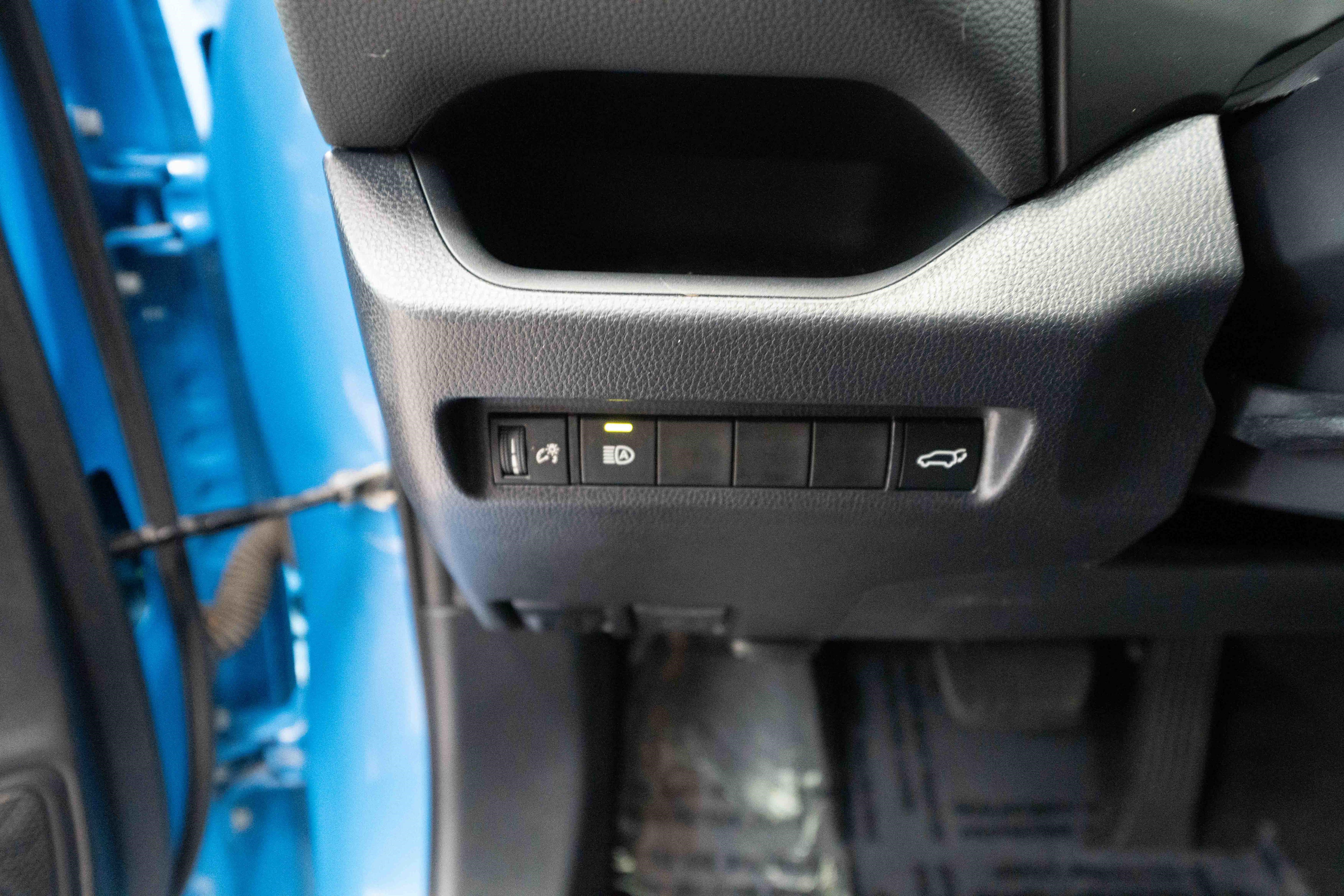 Used 2019 Toyota RAV4 XLE FWD image 11
