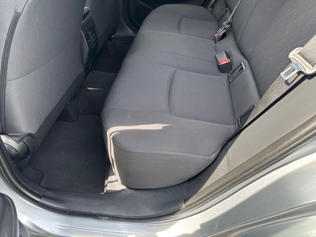 Used 2025 Toyota Corolla Cross LE AWD/4WD image 31