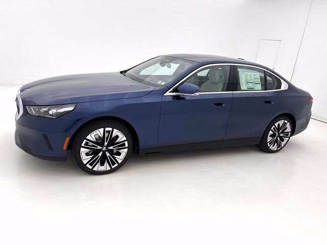 Used 2027 BMW 530i xDrive AWD/4WD image 2