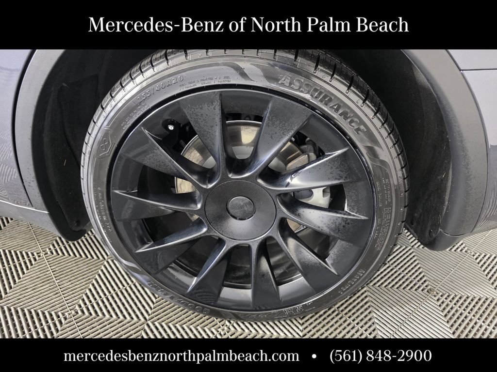 Used 2023 Tesla Model Y 2WD image 17