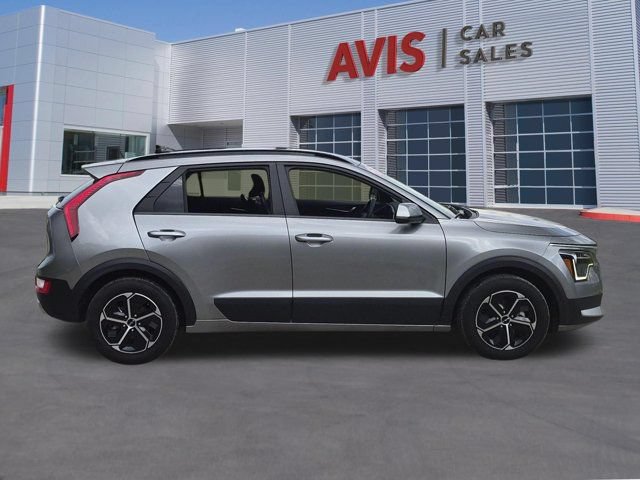 Used 2025 Kia Niro LX FWD image 5