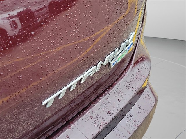 Used 2019 Ford Edge Titanium w/ Equipment Group 301A image 7