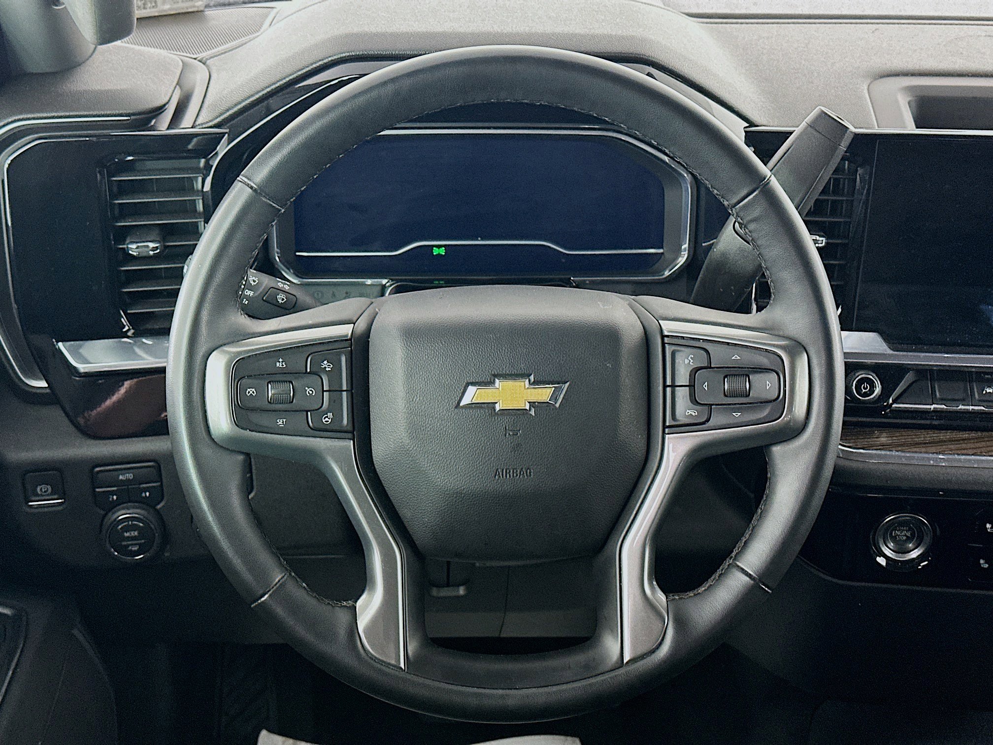 Used 2024 Chevrolet Silverado 1500 LT image 18