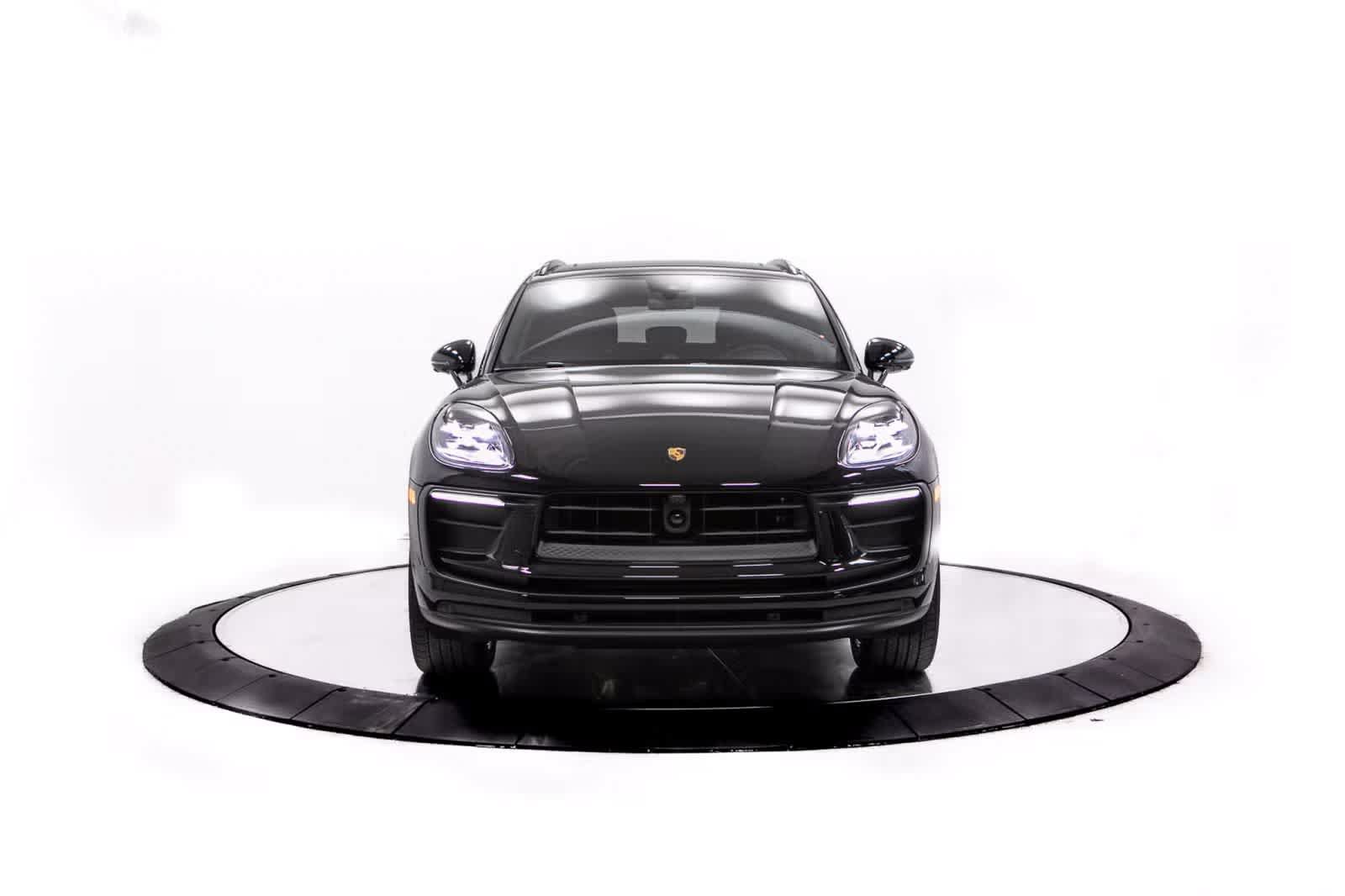 Certified 2026 Porsche Macan AWD/4WD image 10