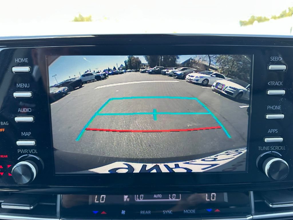 Used 2024 Toyota Sienna XLE FWD image 14