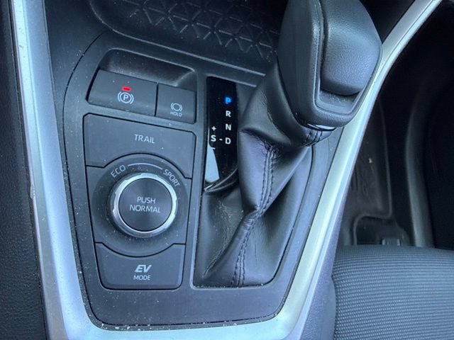 Used 2022 Toyota RAV4 LE AWD/4WD image 19