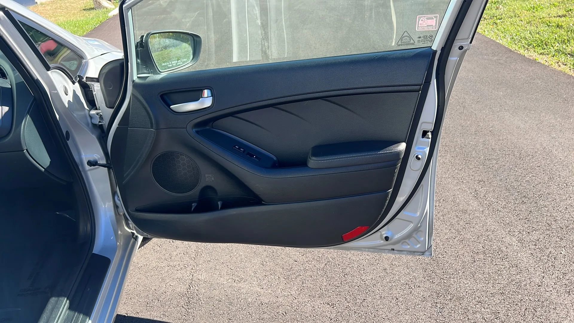 Used 2017 Kia Forte LX image 16