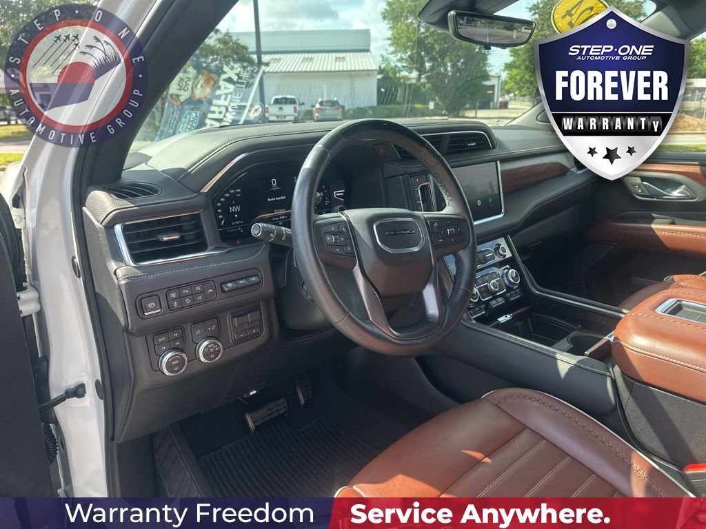 Used 2024 GMC Yukon Denali Ultimate AWD/4WD image 11