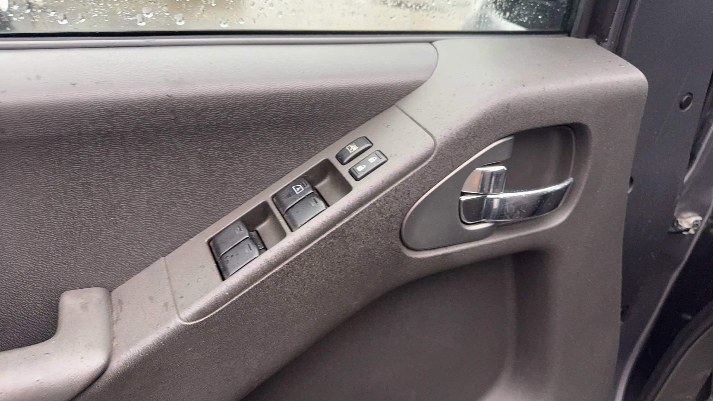 Used 2018 Nissan Frontier PRO-4X image 9