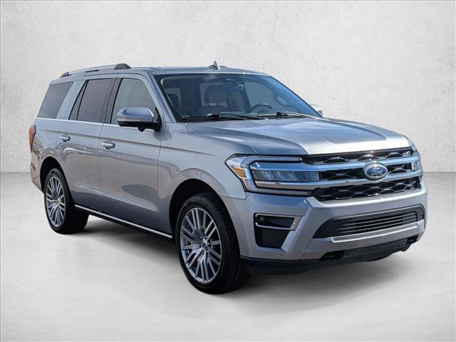 Used 2023 Ford Expedition Limited image 3