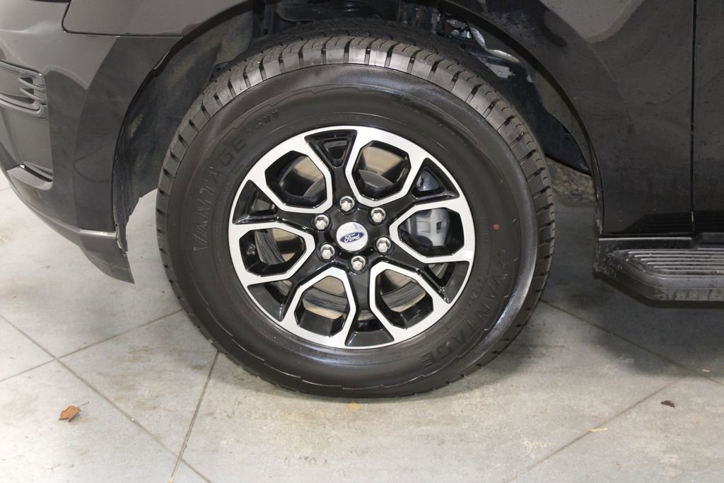 Used 2024 Ford Expedition Max XLT image 19