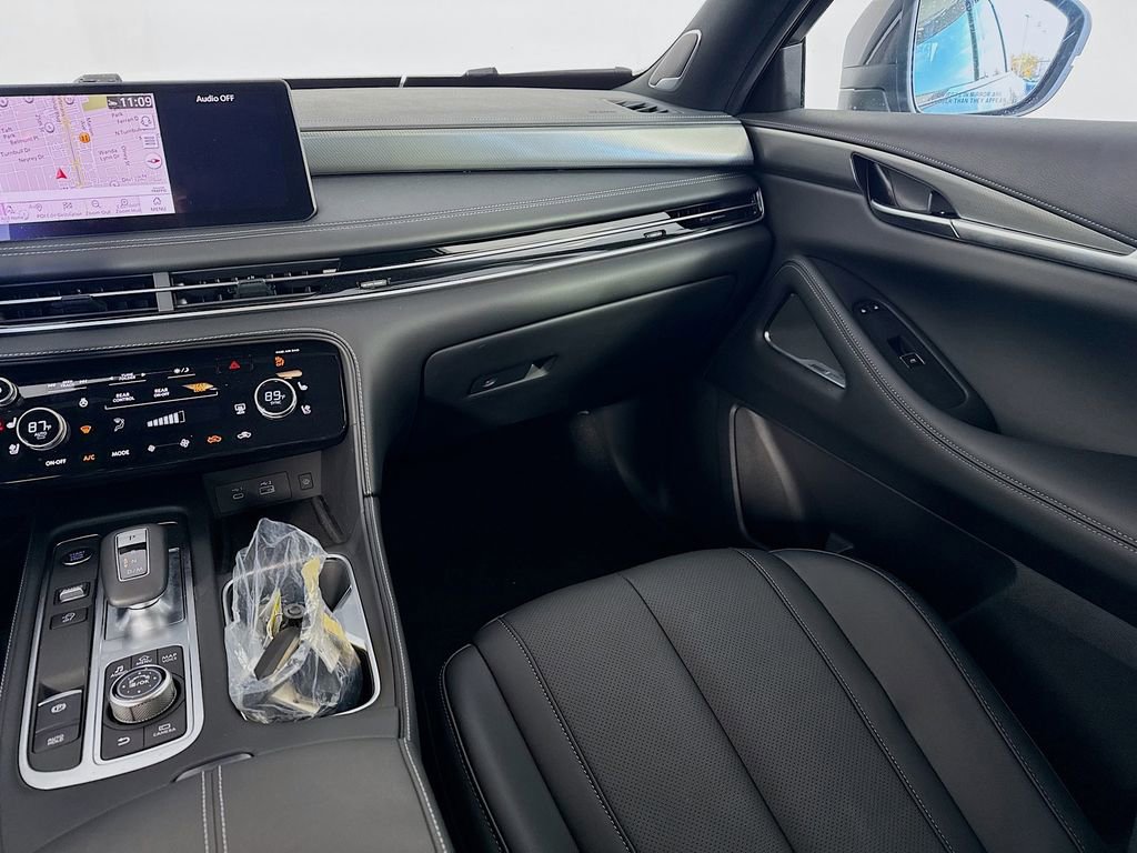 Certified 2025 INFINITI QX60 Luxe w/ Black Edition image 25