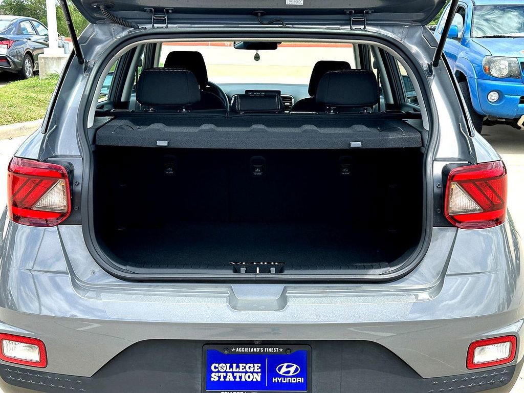 Used 2022 Hyundai Venue SEL FWD image 33