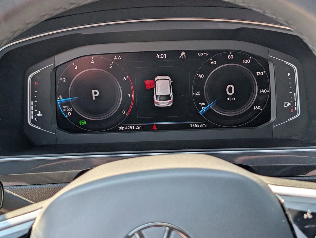 Used 2022 Volkswagen Tiguan SEL R-Line image 14