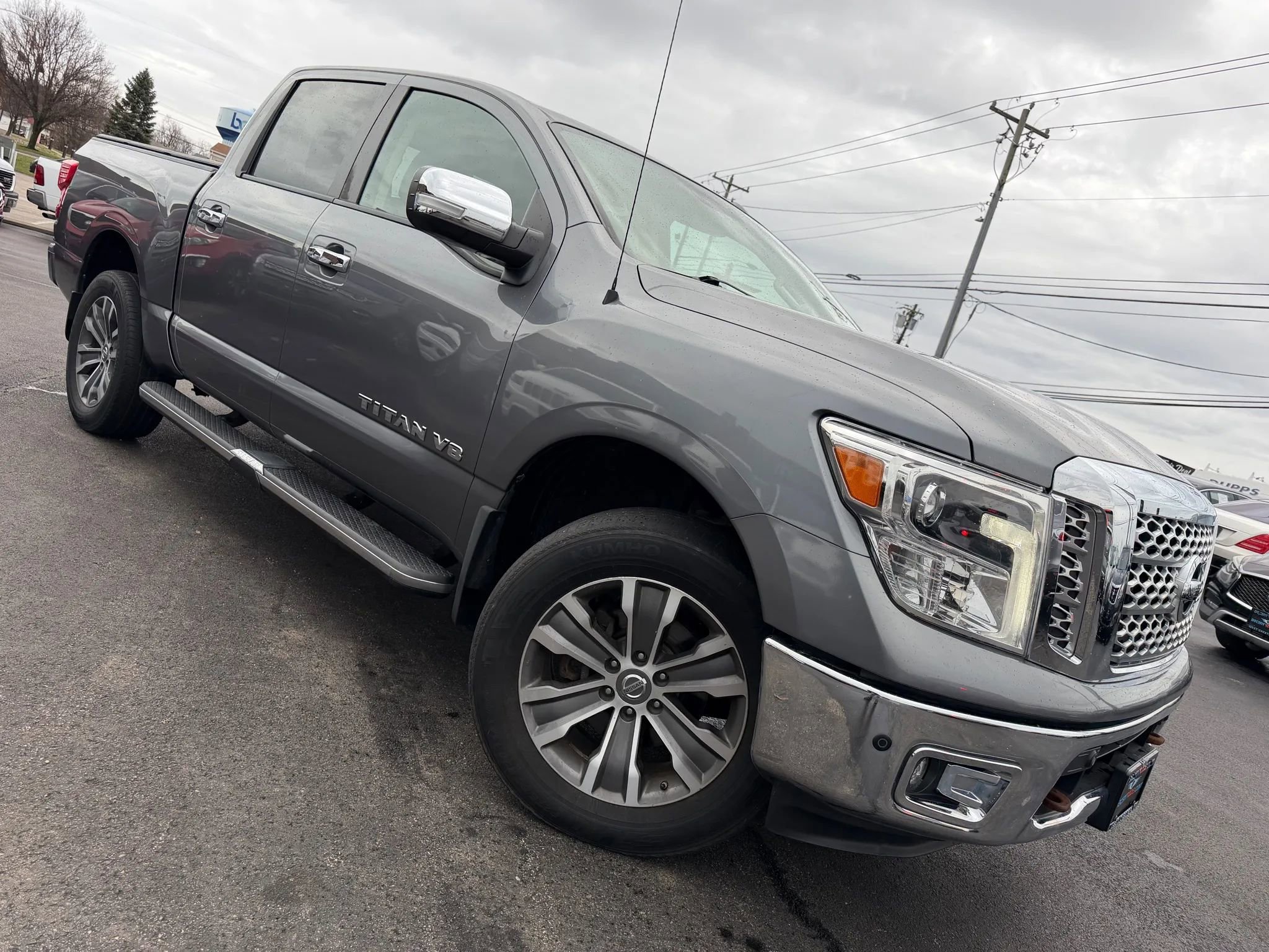 Used 2018 Nissan Titan SL AWD/4WD image 48