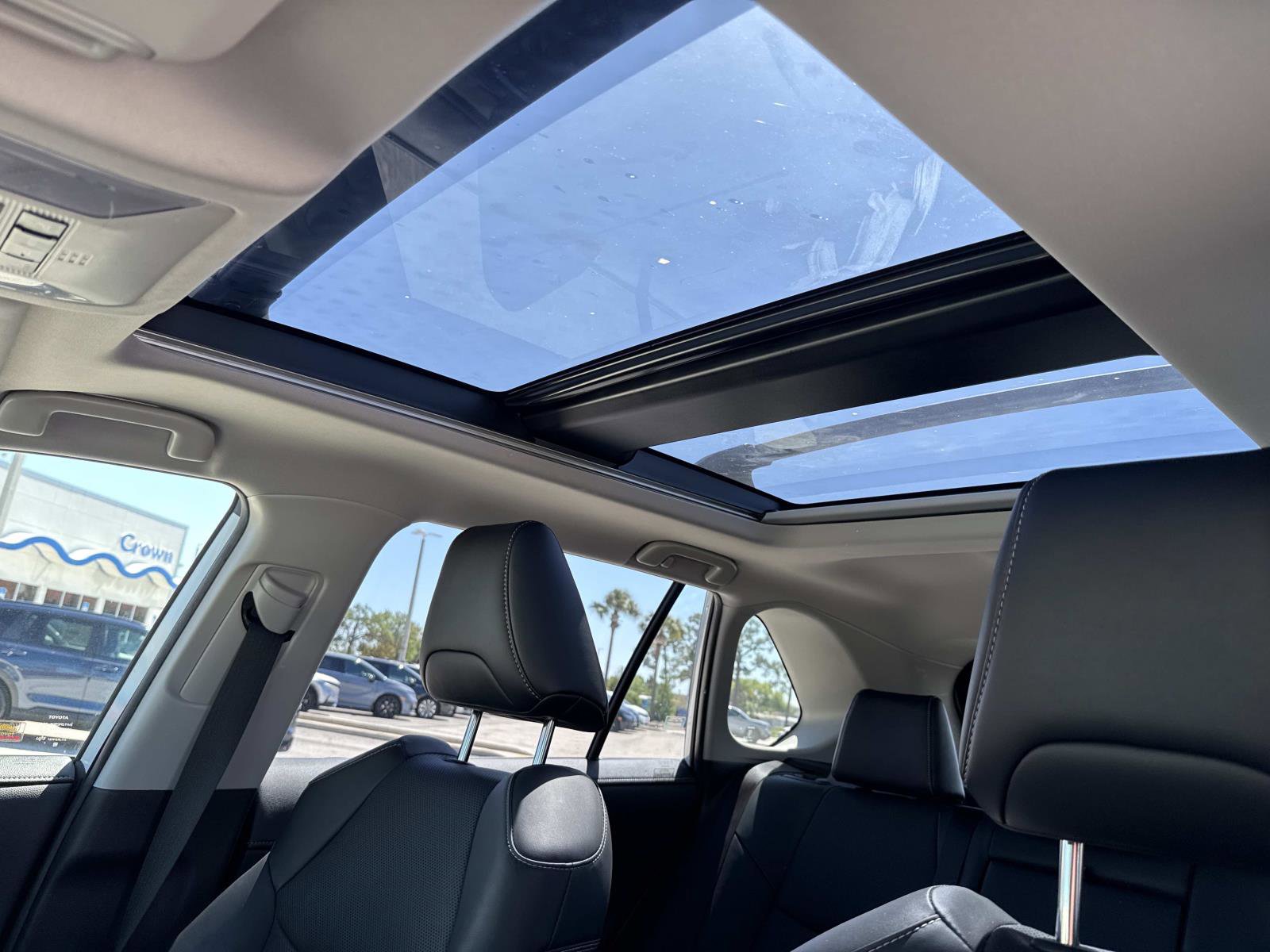 Used 2020 Toyota RAV4 Limited image 23