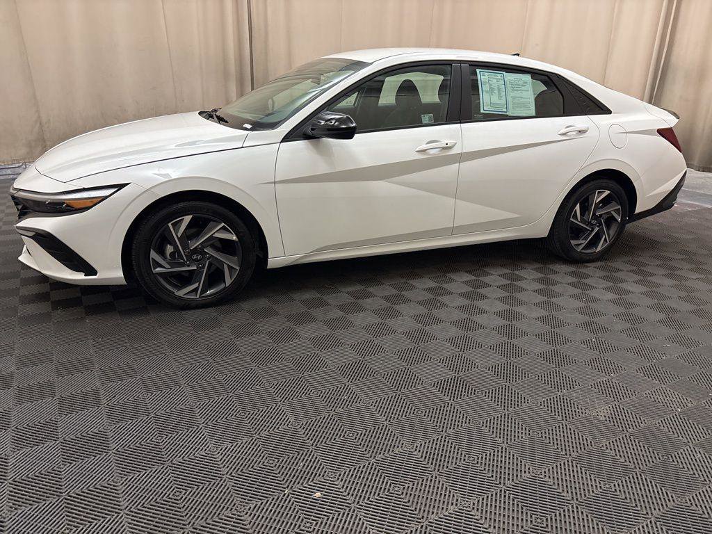 New 2025 Hyundai Elantra Sport image 8